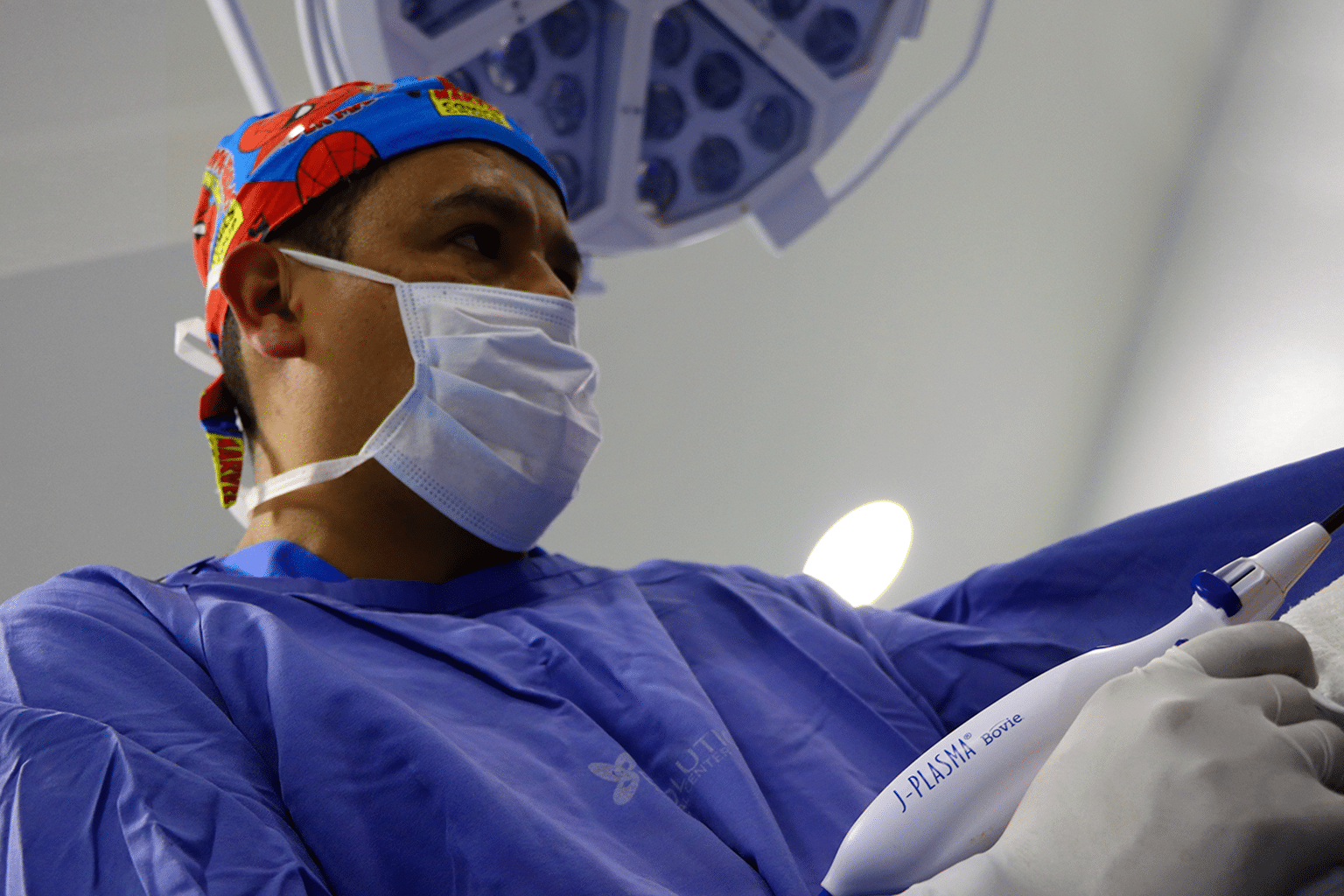 ¿Cómo elegir un cirujano plástico en Bogotá? Lipólisis