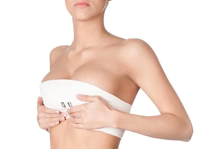 Mamoplastia de Reducción o Reducción de Senos.